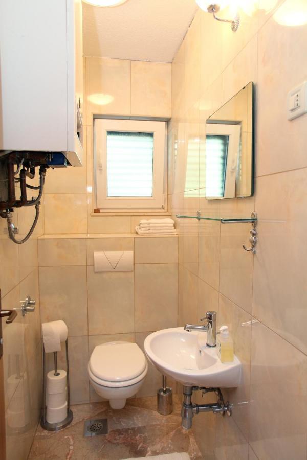 Apartment Udovicic Traù Esterno foto