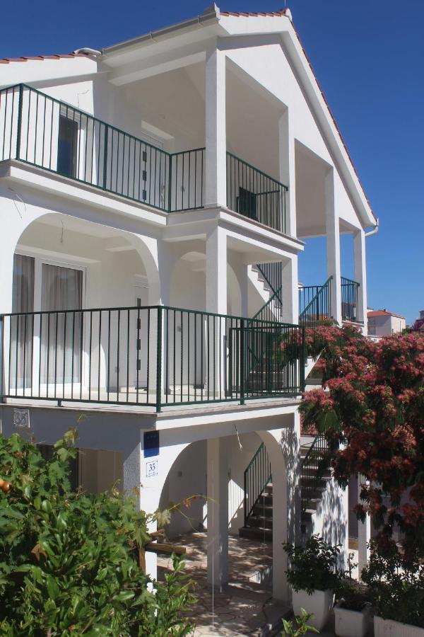Apartment Udovicic Traù Esterno foto